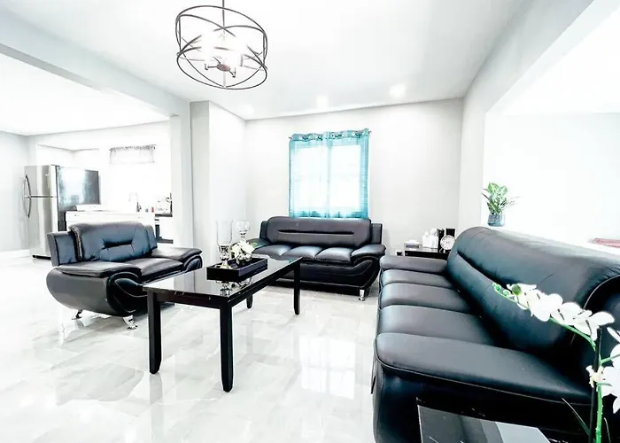 The Ashland Manor 3Br