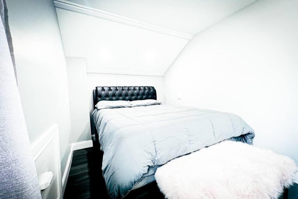 Holiday home The Ashland Manor 3br Niagara Falls